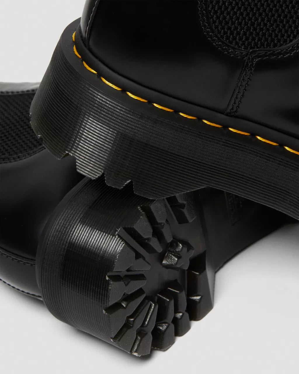 Dr. M.- 2976 Smooth Leather Platform Chelsea Boots