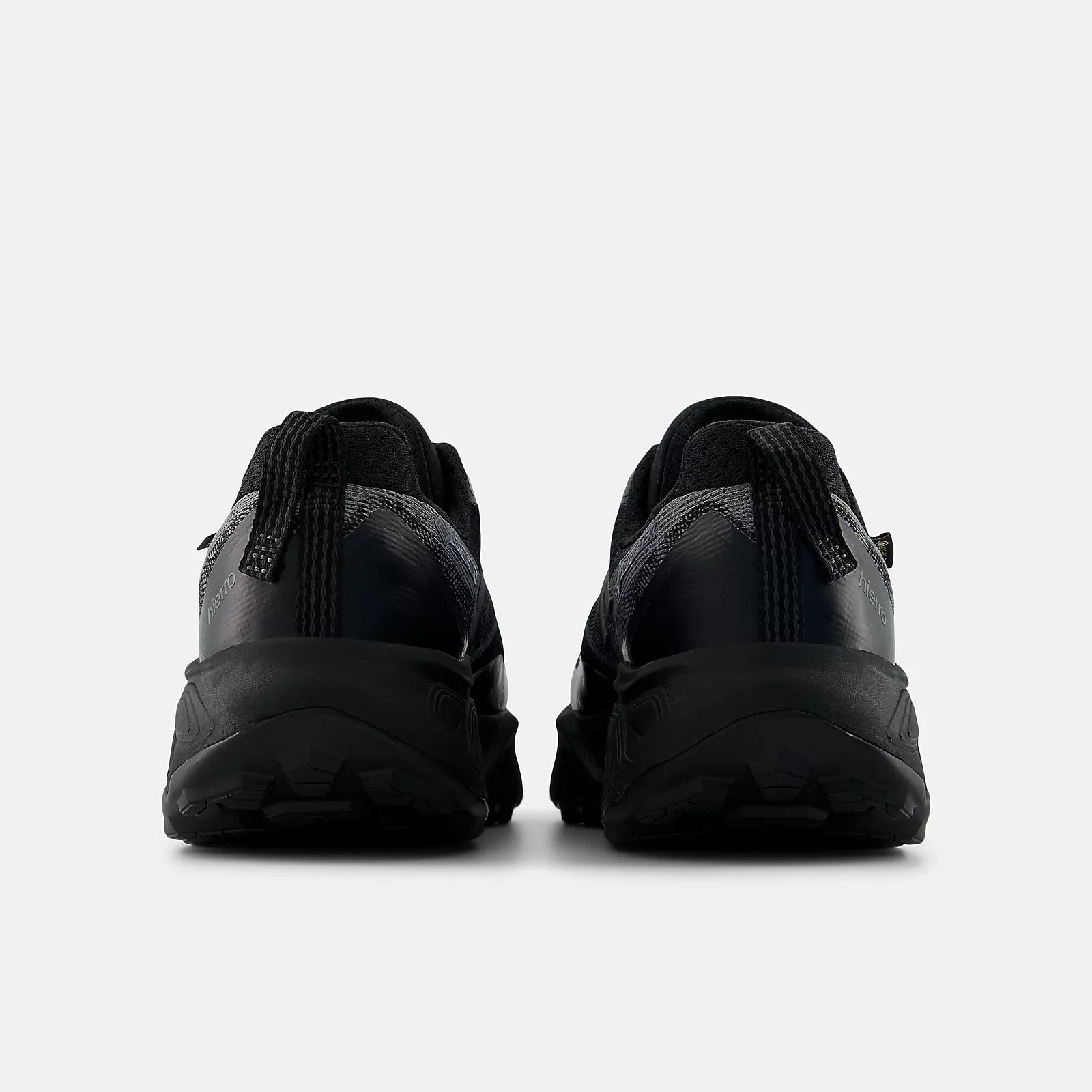 NB Hierro v9 Sneakers